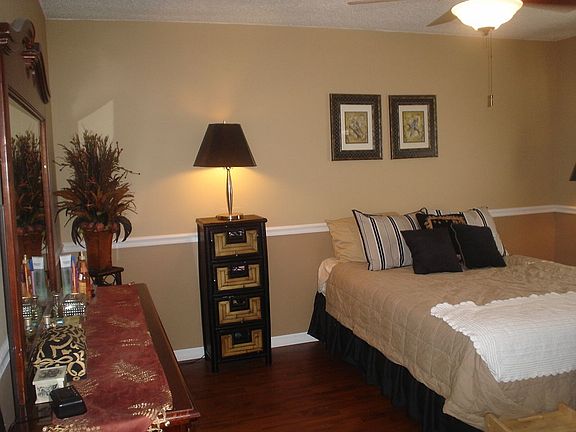 3rd image of 123 N Ulysses Dr