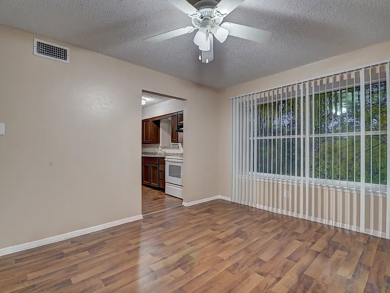 3319 Crites St — Photo 3