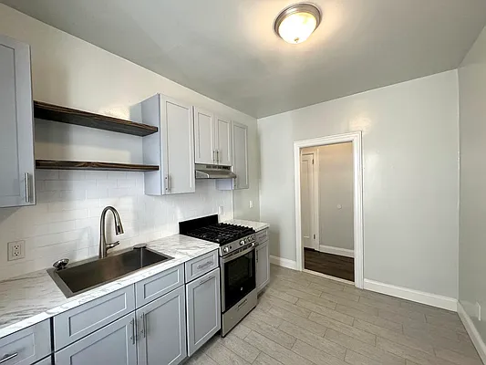 Rented by Pear NYC LLC | media 8