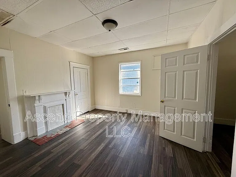 2810 E 46th St #B — Photo 6