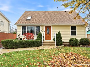 1219 Brentwood Dr, Round Lake Beach, IL 60073