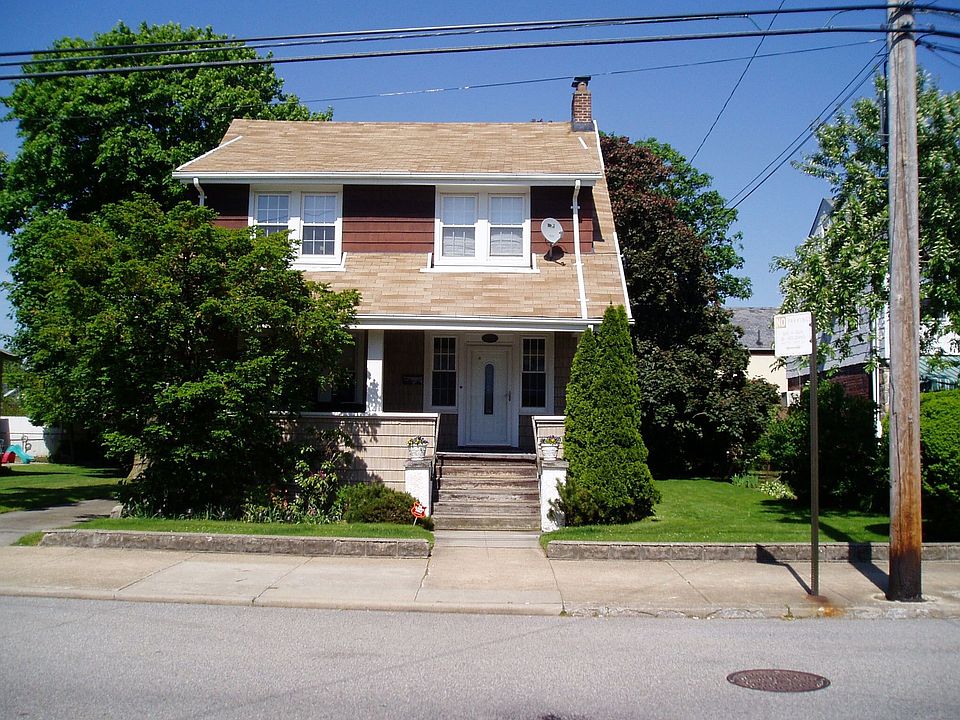 2nd image of 424 Beach 133 St #133