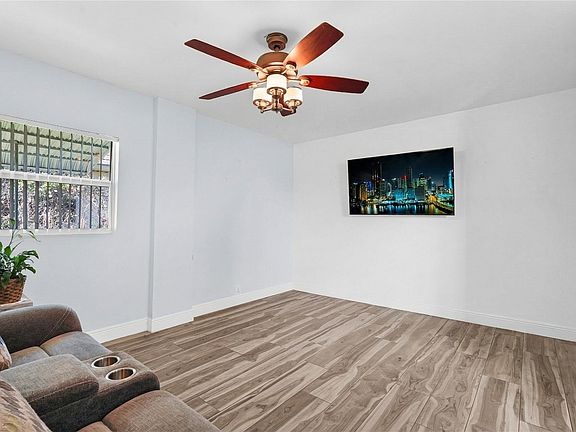 4th image of 341 NW 37th Street