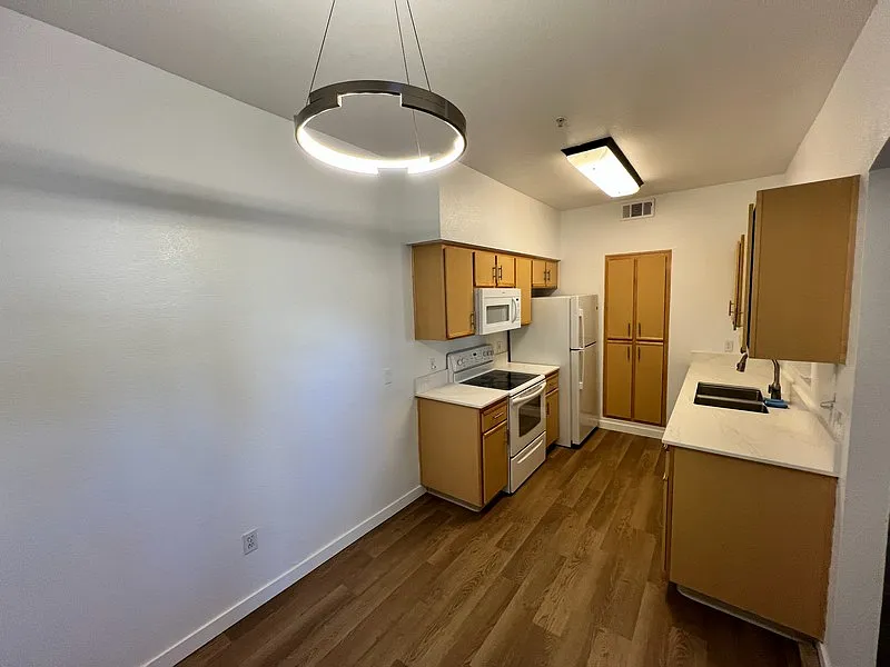 1 bed, 692 sqft, $1,395 — Photo 3