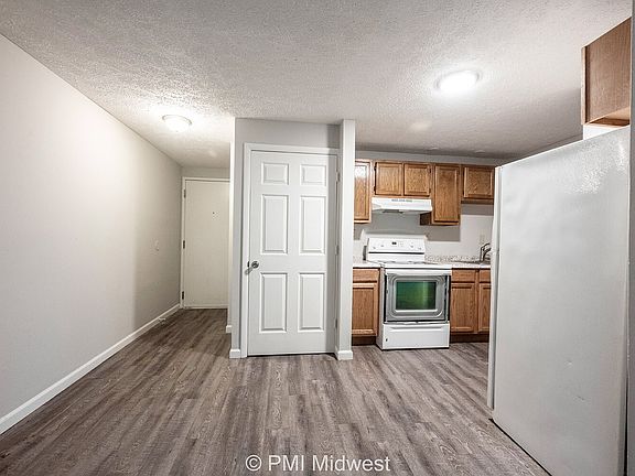 3rd image of 3736 N Meridian St APT 4