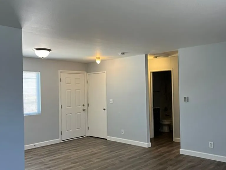 155 N Bitterbush St #B — Photo 10