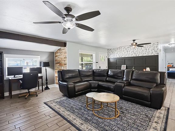 4th image of 135 Caracas Rd