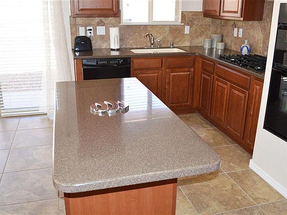 4th image of 811 Desert Marigold Ct