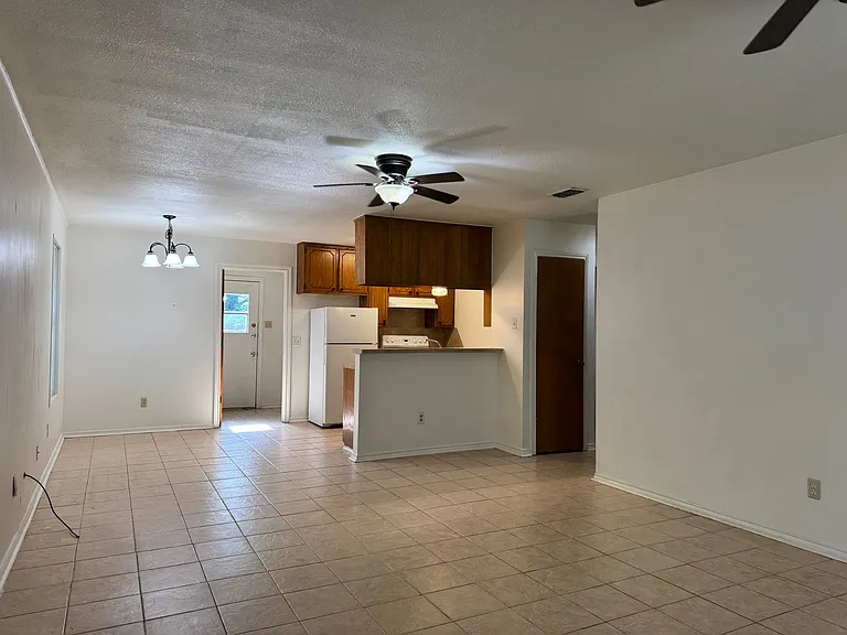 16048 Shoshone Dr — Photo 3