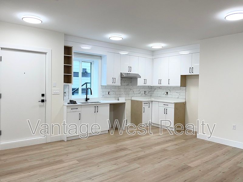 1st image of 897 Carnoustie Dr #2