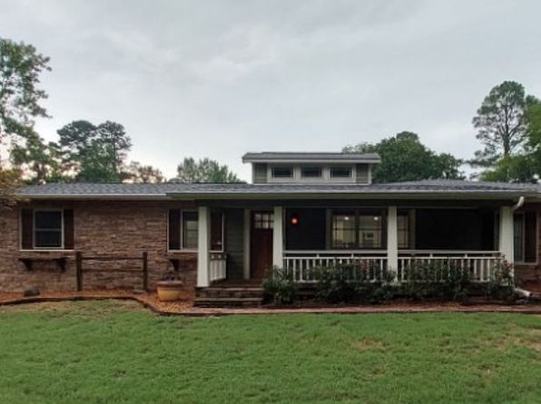 205 Lakeside Rd