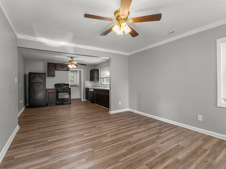 5228 Fletcher St — Photo 9