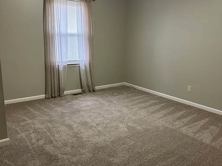 202 Fairview Cir — Photo 7