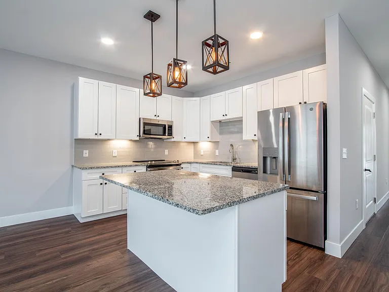 463 Columbus Ave — Photo 21