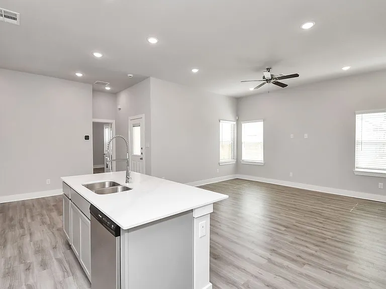 21039 Shore Oak Dr #B — Photo 30
