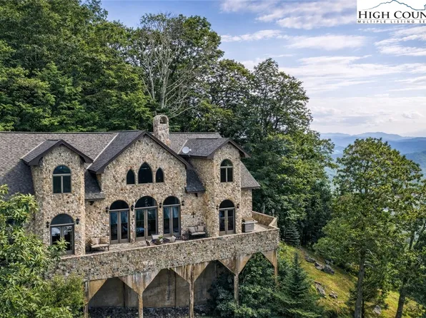 530 Howards Knob Road, Boone, NC 28607