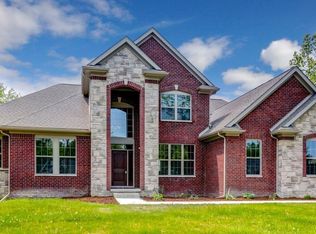 2784 Turning Leaf Dr, Howell, MI 48843