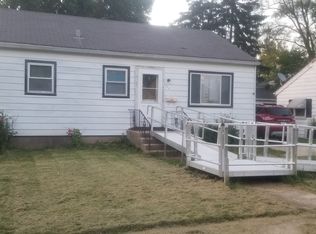 924 Walter Ave, Aurora, IL 60505