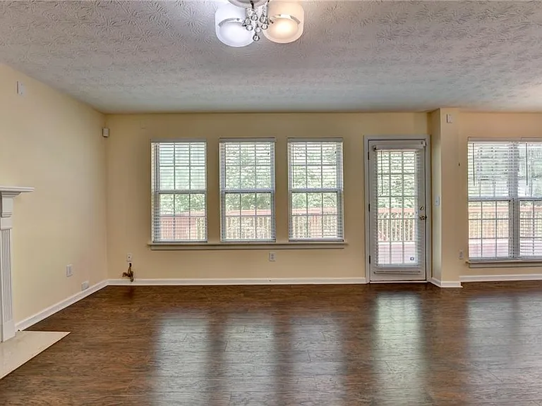 3380 McClure Woods Dr — Photo 20