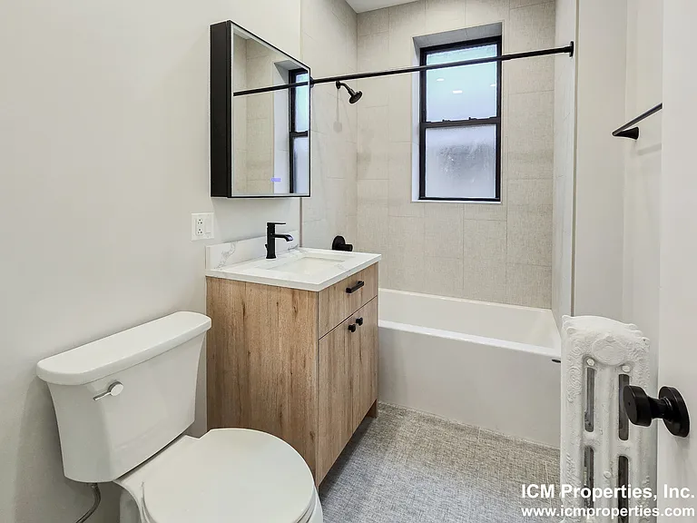 4949 N Oakley Ave #3 — Photo 3