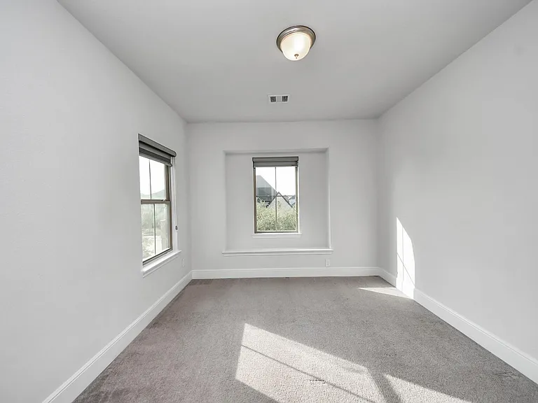 1714 McCrae Hill Ct — Photo 36