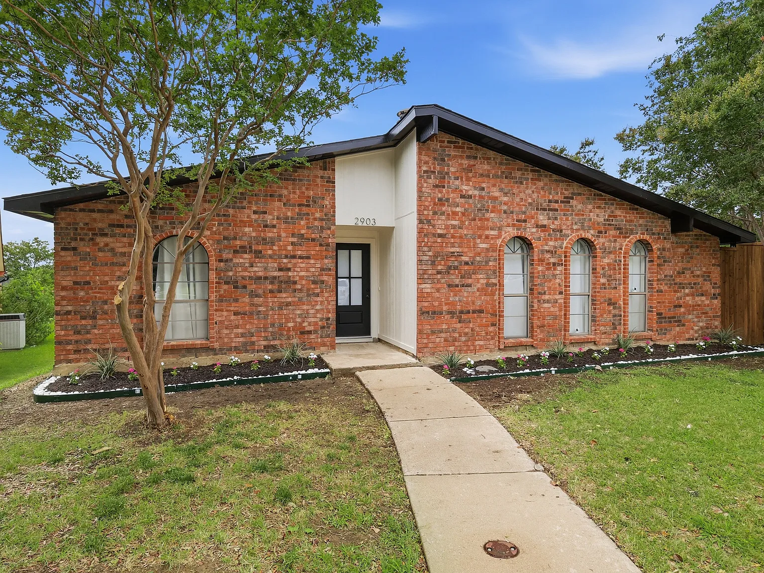 3 bed, 1514 sqft, $2,800 — Photo 2