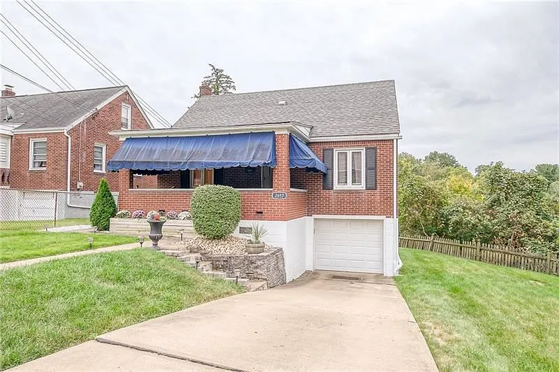 2657 Sunset Dr photo 1