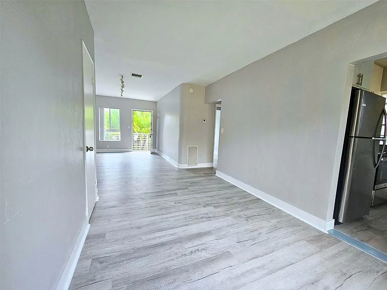 701 NE 16th Ave #26 — Photo 4