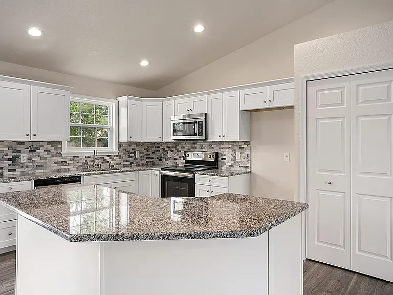 8399 Keesler St — Photo 3