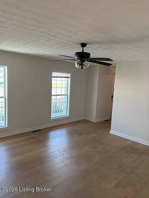 4 bed, 2.5 bath, 2413 sqft, $2,795 — Photo 4