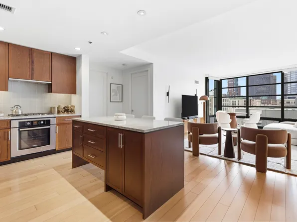 580 Washington St Unit 1207, Boston, MA 02111