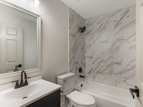 3rd image of 44 Bougainvillea Dr #B