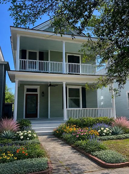 718 E Henry St — Photo 1