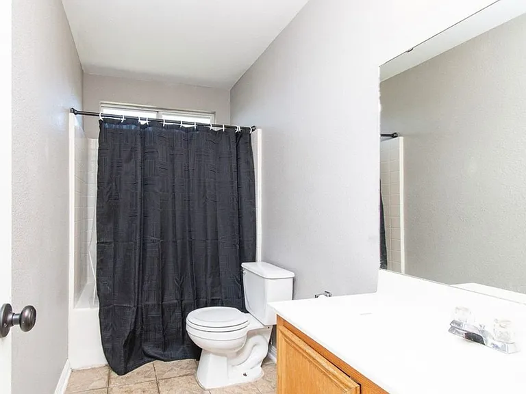 4106 Ambrose Dr — Photo 9