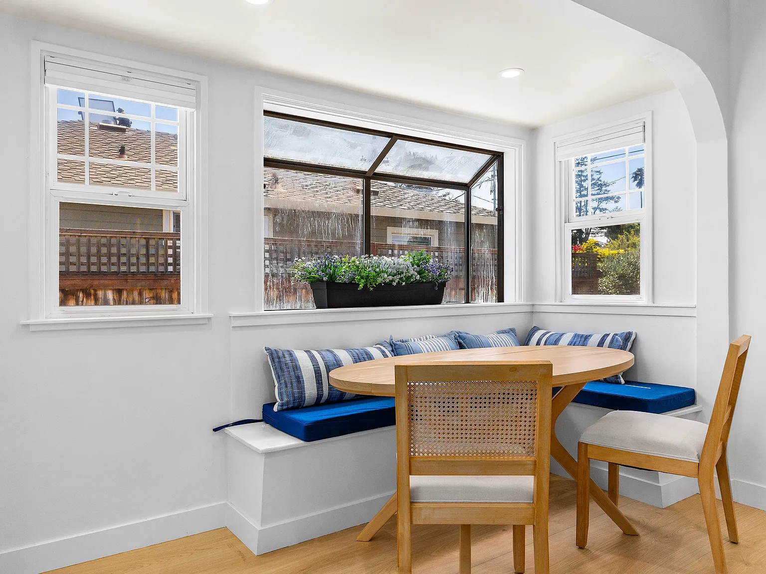 2 bed, 940 sqft, $5,800 — Photo 3