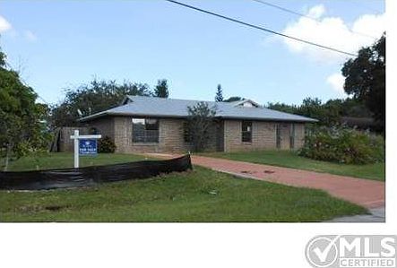1st image of 5904 Papaya Dr