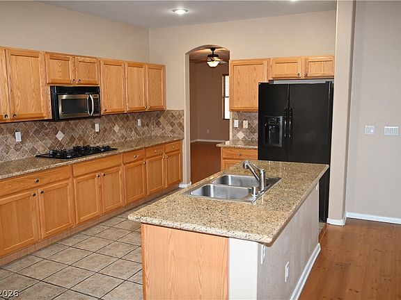 3rd image of 2936 Falling Springs Cir