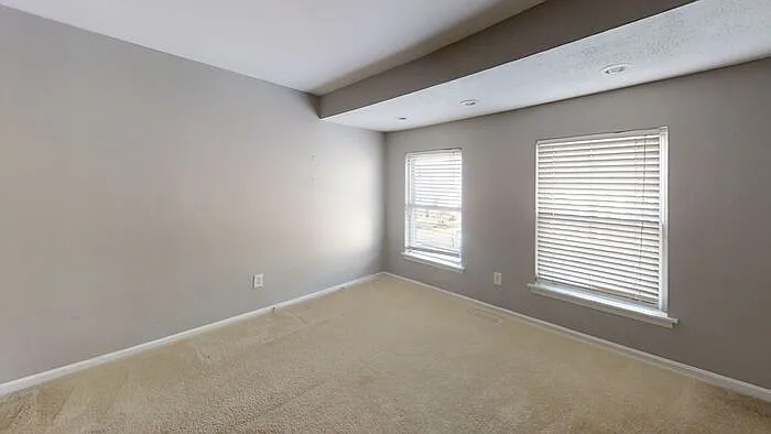 2400 Fleet St — Photo 2