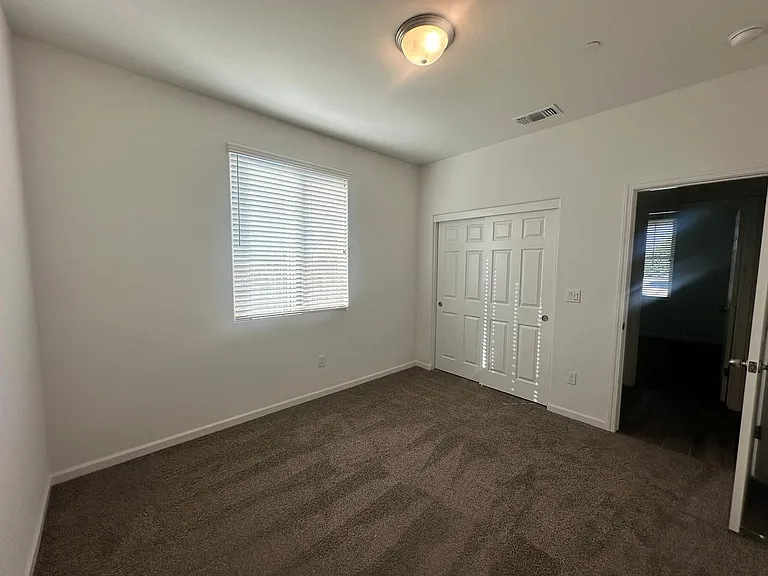 1620 W Porter Ave — Photo 18