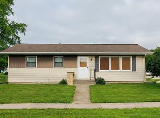 8 S Saint Josephs Ln, Fond Du Lac, WI 54935
