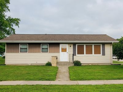 8 S Saint Josephs Ln, Fond Du Lac, WI, 54935