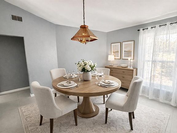 3rd image of 3442 N Tamarisk Ave