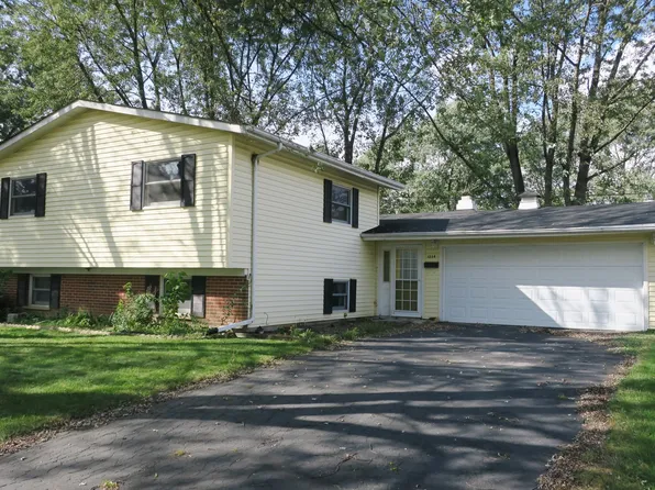 1234 Windsor Ln, Hanover Park, IL 60133