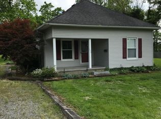 1113 E Griggs St, Marion, IL 62959