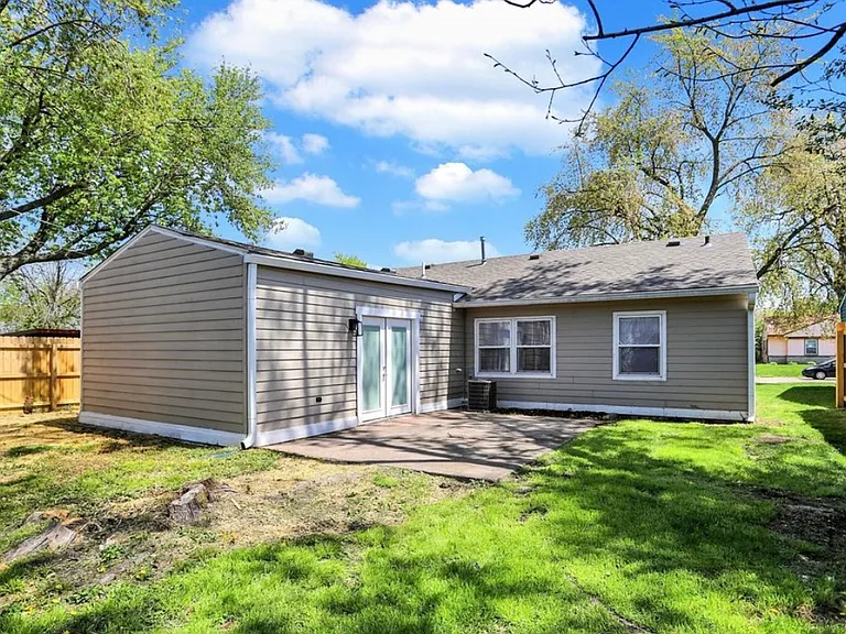 1436 E Lynn Dr — Photo 3