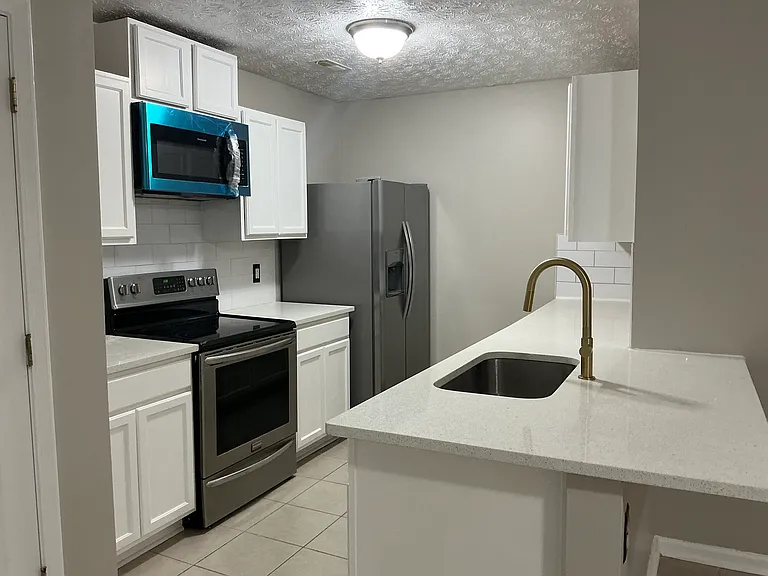 5553 Strathmoor Manor Cir — Photo 15