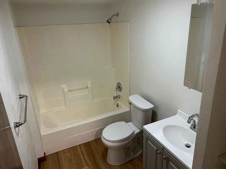 788 Hazelwood Ave #B — Photo 10