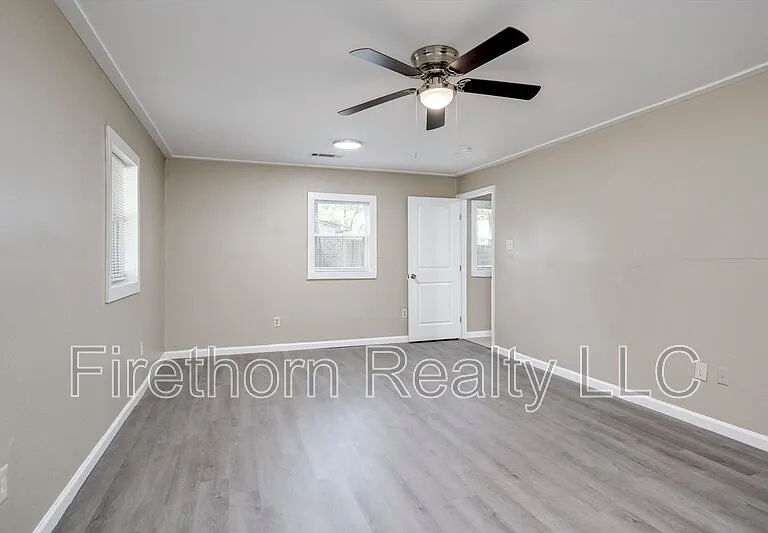 2719B Meadowbrook Dr — Photo 12