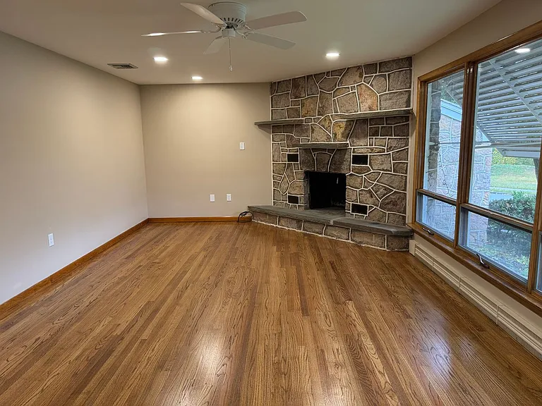 1035 Ridge Ave — Photo 20