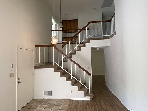 5th image of 4611 Kelso St